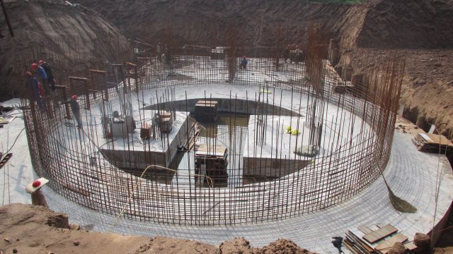 高塔造粒項目基礎(chǔ)工程完工，滑模工程開始